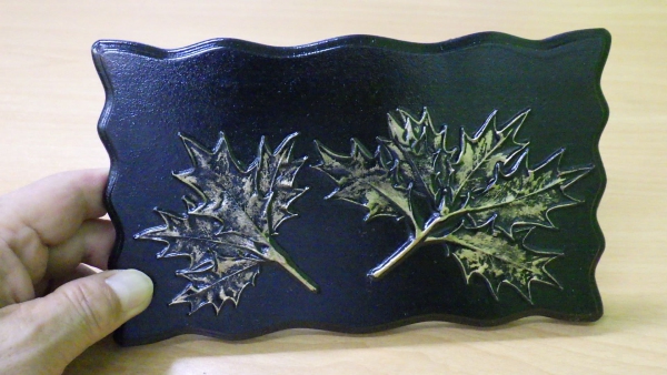 Saving leaf shape with cast aluminum mold is a new technology developed by ASUZAC ACM to preserve leaf memorabilia. The leaf is a spiritual symbol of special significance to humans