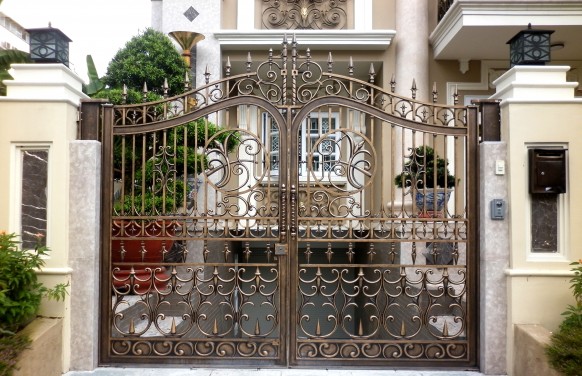 cast aluminum gate stresia