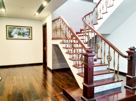 Công trình trụ cầu thang Wari