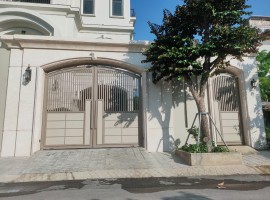 MODERN gate project in District 2, Ho Chi Minh...