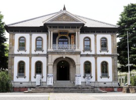 Giao hàng thực tế hạng mục cổng lớn và ban công...