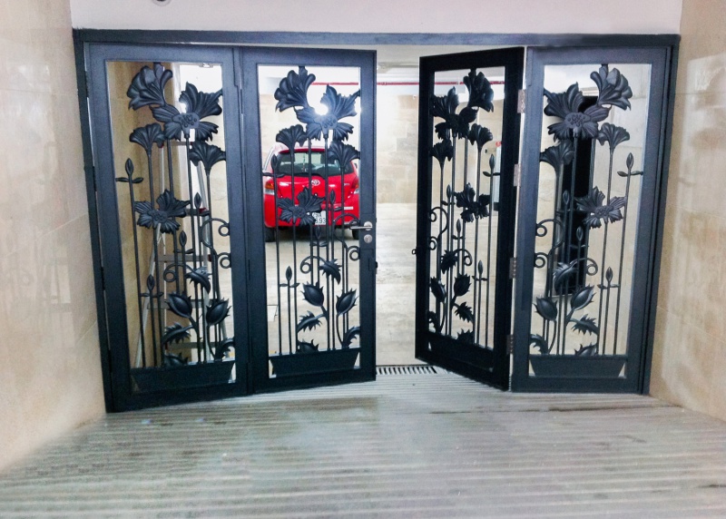 Ha Noi Project - Balcony and Gate