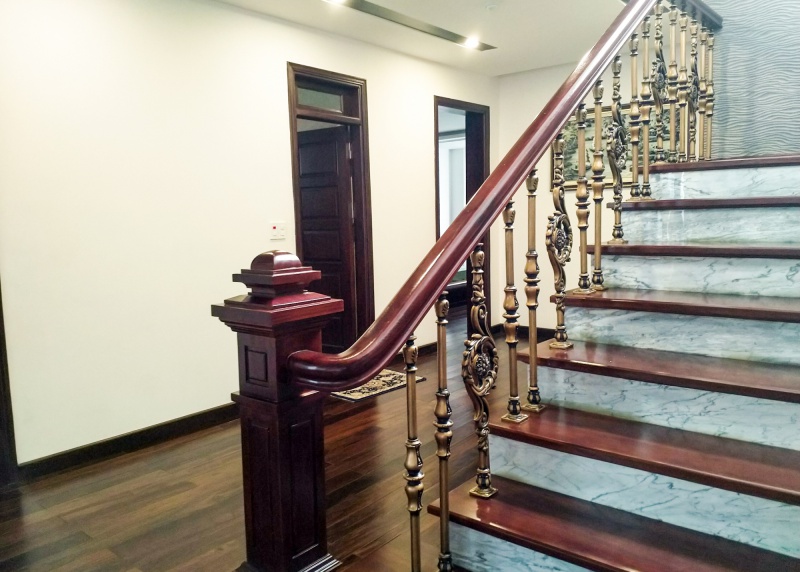 Công trình trụ cầu thang Wari