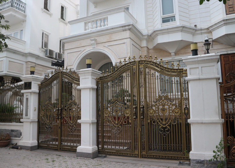 The twin of LUXURY in 2020