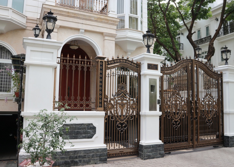 Luxury dual Gate in 2020