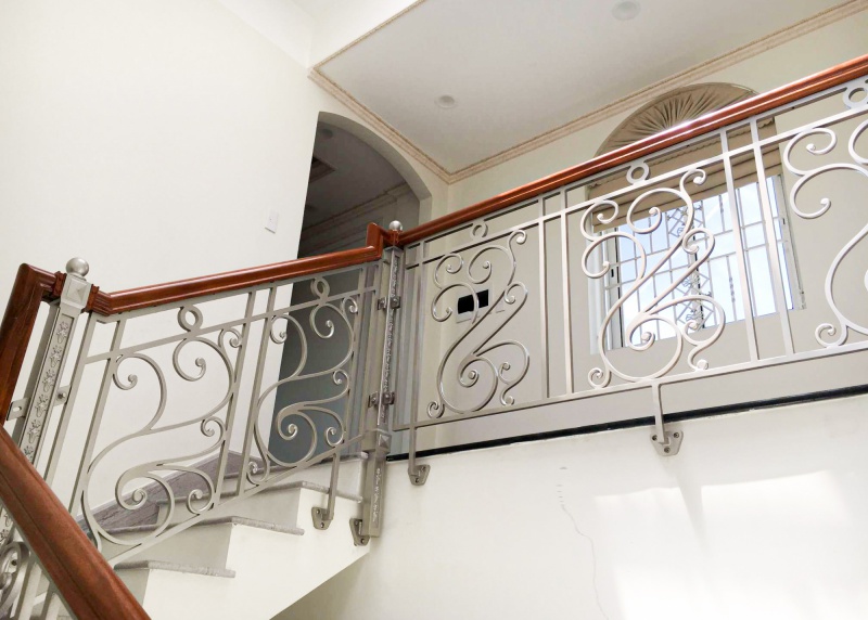 The balcony and stairs at Thủ Đức