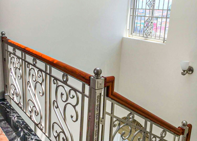 The balcony and stairs at Thủ Đức