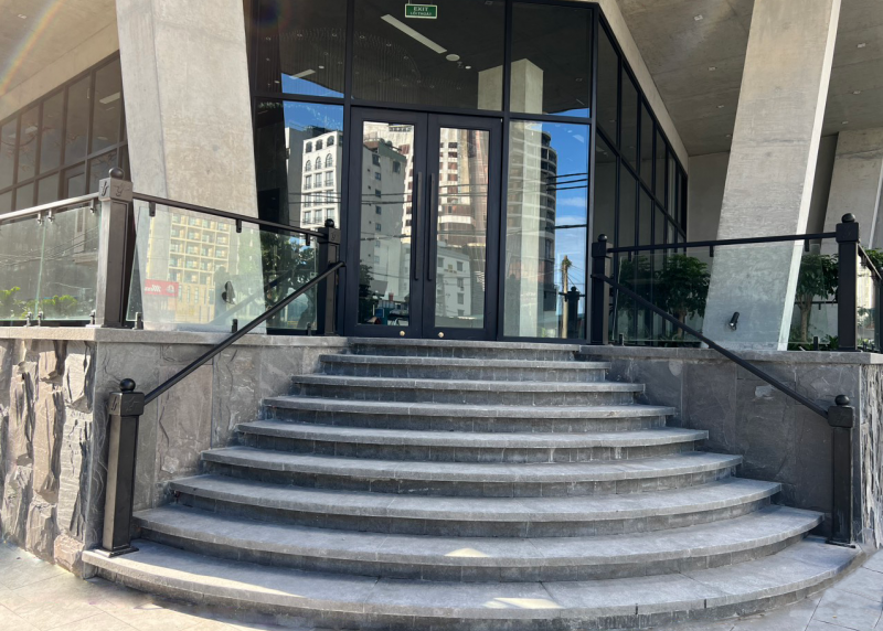 Canopies and balconies in Gia Lam and Da Nang