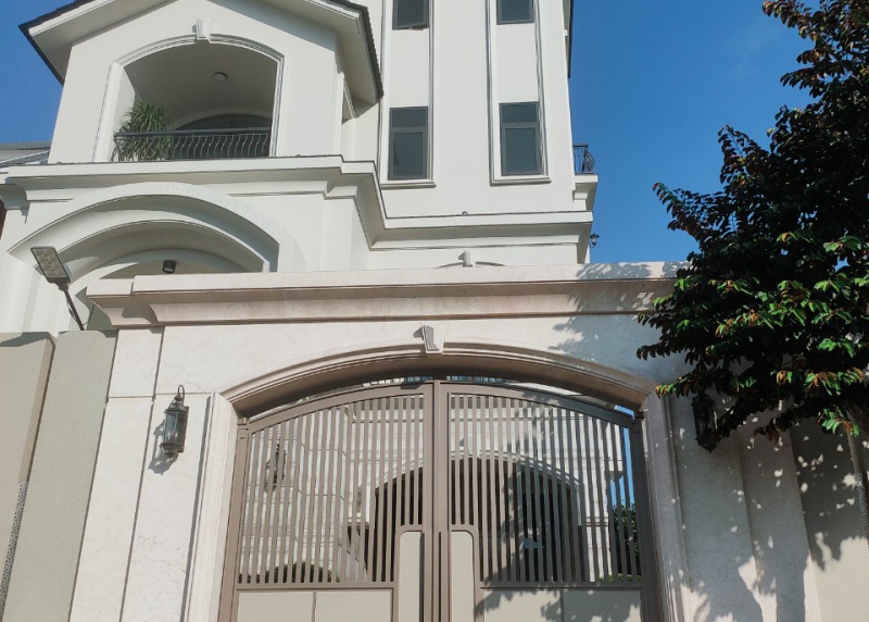 MODERN gate project in District 2, Ho Chi Minh City