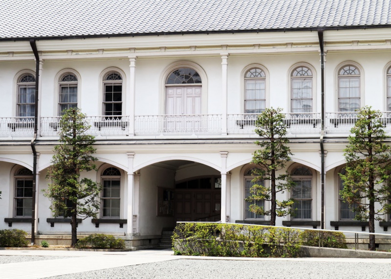 Giao hàng thực tế hạng mục cổng lớn và ban công cho trường Đại học Ryukoku- cơ sở Omiya Nhật Bản