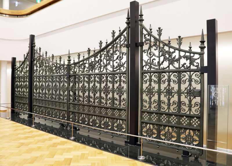 Giao hàng thực tế hạng mục cổng lớn và ban công cho trường Đại học Ryukoku- cơ sở Omiya Nhật Bản