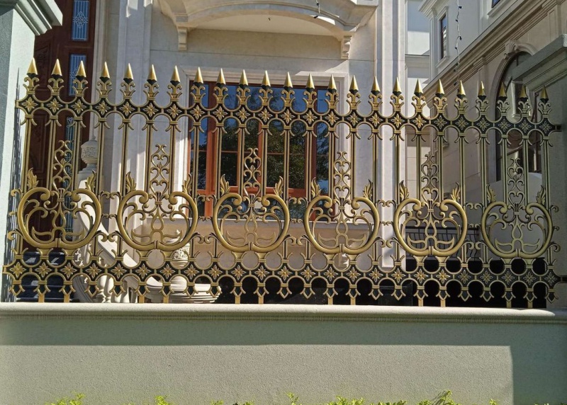CAST ALUMINUM GATE AND FENCE CONSTRUCTION IN VAN PHUC CITY