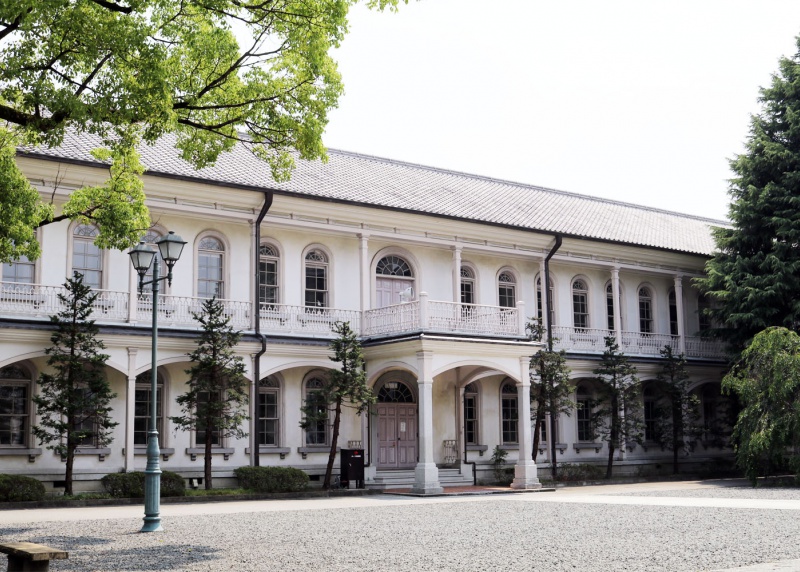 Giao hàng thực tế hạng mục cổng lớn và ban công cho trường Đại học Ryukoku- cơ sở Omiya Nhật Bản