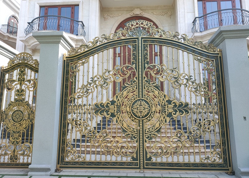 CAST ALUMINUM GATE AND FENCE CONSTRUCTION IN VAN PHUC CITY
