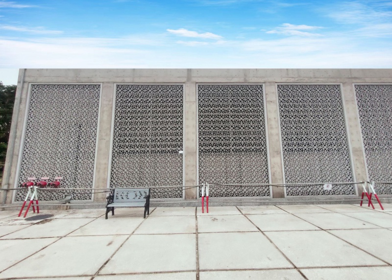 CAST ALUMINUM PATTERN WALLS AT METRO BEN THANH - SUOI ​​TIEN