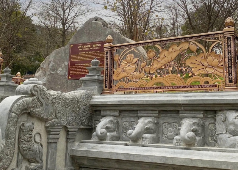 Cast aluminum lotus balcony at Kinh Thien Platform of Bai Dinh Pagoda
