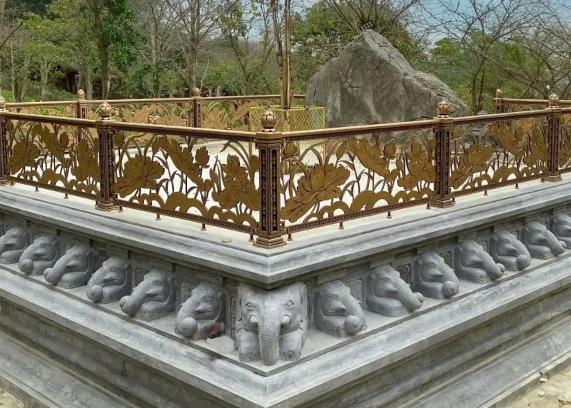 Cast aluminum lotus balcony at Kinh Thien Platform of Bai Dinh Pagoda