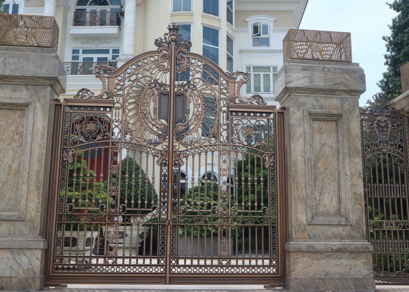 BUCKINGHAM CAST ALUMINUM GATE AND MIRROR CAST ALUMINUM BALCONY IN TAN UYEN - BINH DUONG