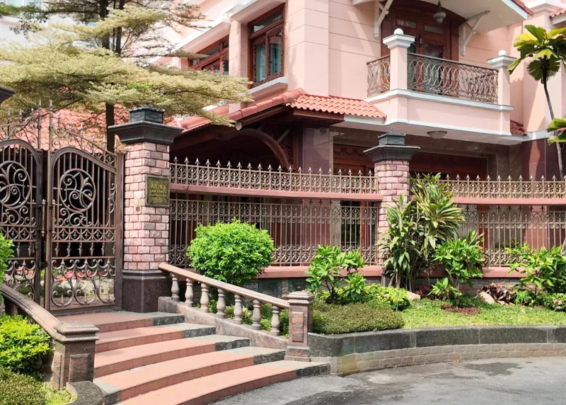 Cổng và Hàng rào Nhôm đúc Stresia tại Phú Mỹ Hưng