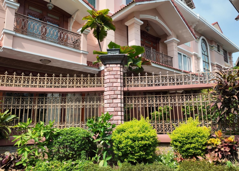 Cổng và Hàng rào Nhôm đúc Stresia tại Phú Mỹ Hưng