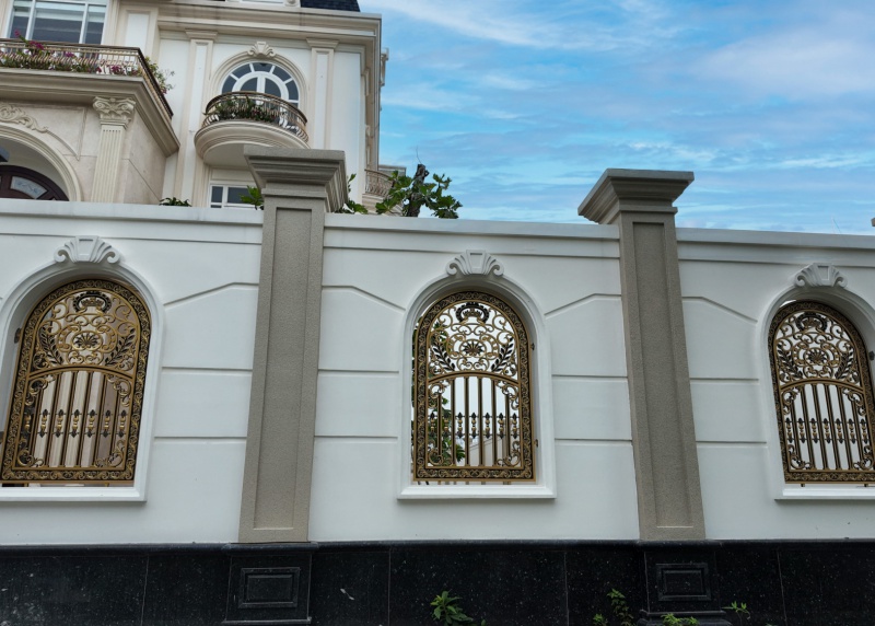 Kiệt Tác Nhôm Đúc Asuzac ACM Tại Biệt Thự Cận Giang Đẳng Cấp Vạn Phúc City